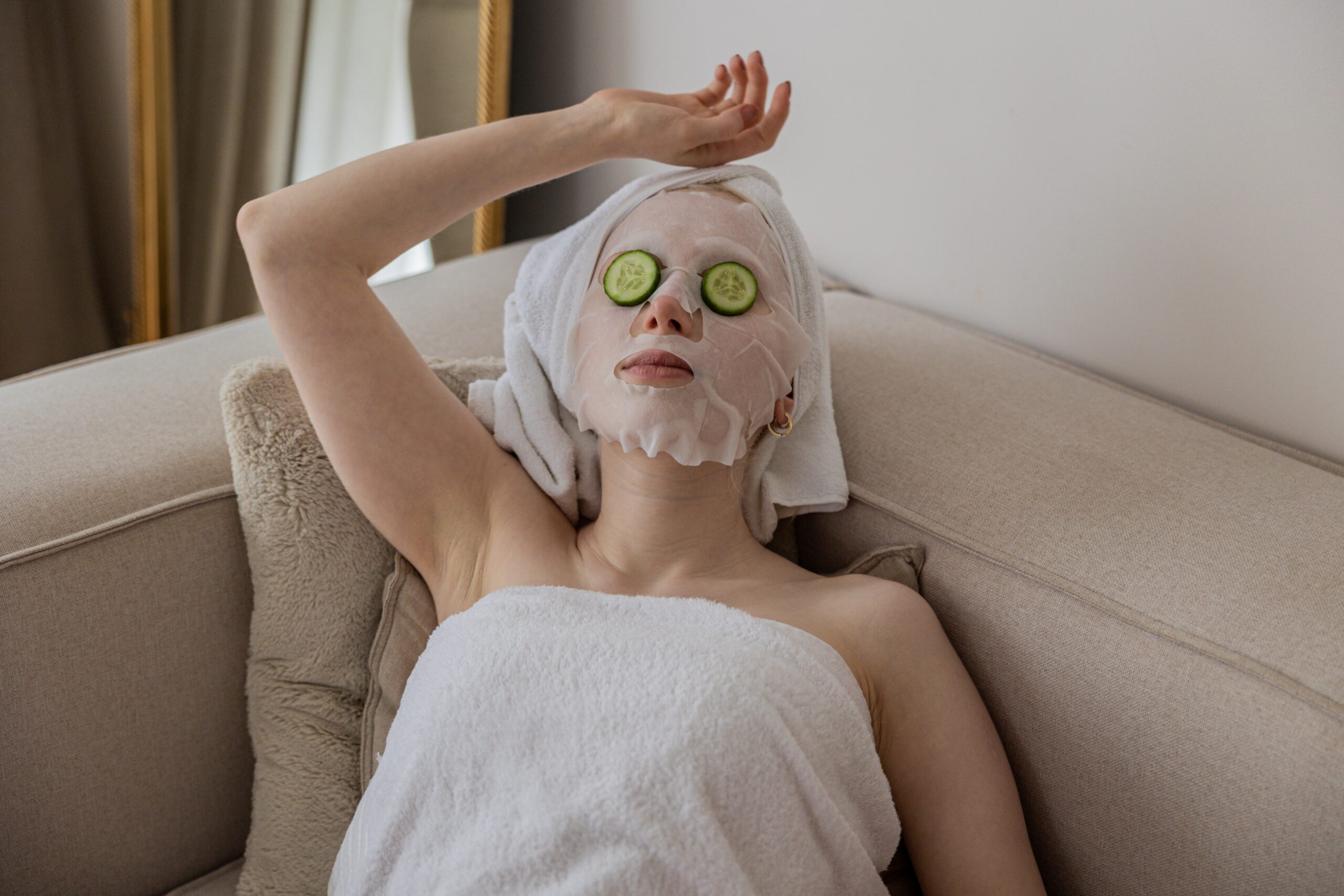 Featured image for “Erfahre, wie das Gesichtsschröpfen durch die Facial-Cupping-Massageform zu Entspannung und strahlender Haut führen kann.”