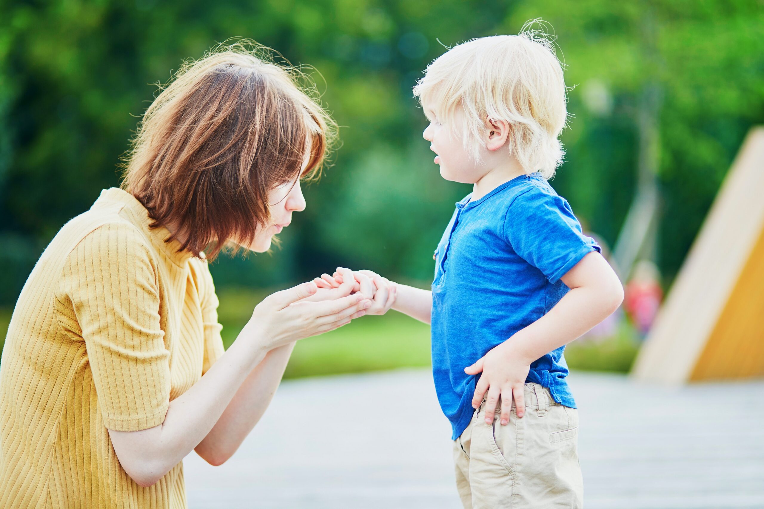 Featured image for “Tapen bei Kindern: Sanfte Unterstützung für eine schnelle Genesung”